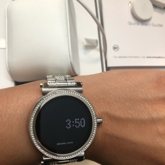 Michael Kors Smart Watch - Picture 4 of 6